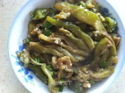 Pan-fried eggplant with garlic