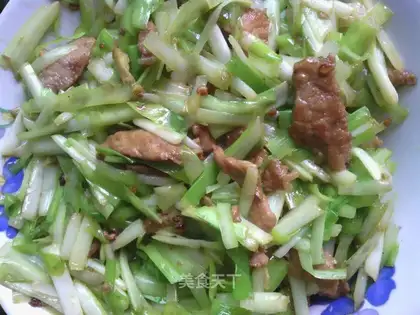 pork slices with yellow leek