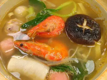 Three delicious rice noodles