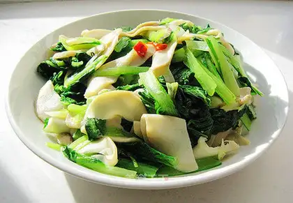 stir-fried mushroom with cabbage