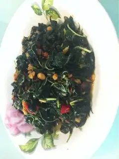 Garlic sesame leaves
