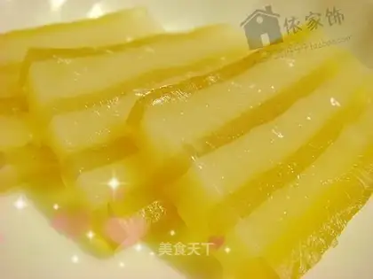 Thousand layers of coconut juice horseshoe cake