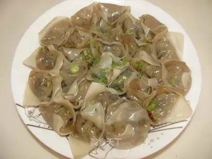 Steamed shepherd's purse and fresh meat wonton