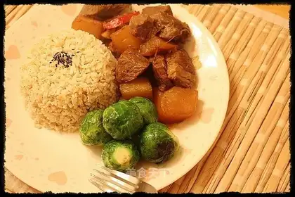 Beef stewed with Zhuhou radish