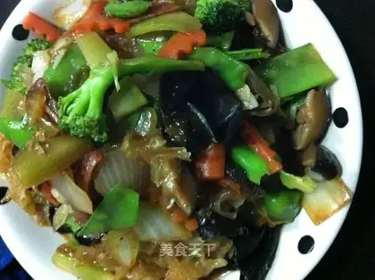 Lotus pond stir-fried