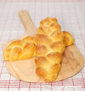 cream braid bread