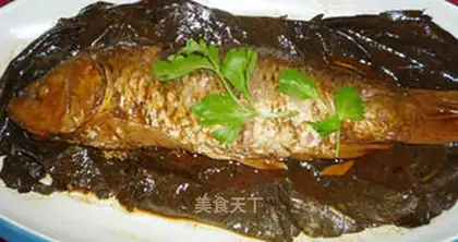 Crispy crucian carp in casserole