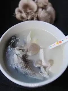 Crucian carp and mushroom soup