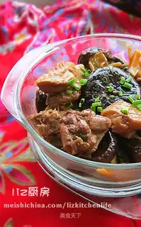Stewed duck with mushrooms and fresh bamboo shoots