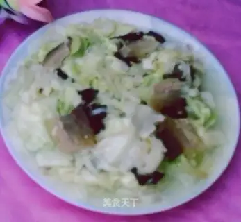 Steamed cabbage with bacon
