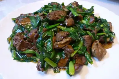 stir-fried chicken liver with leeks