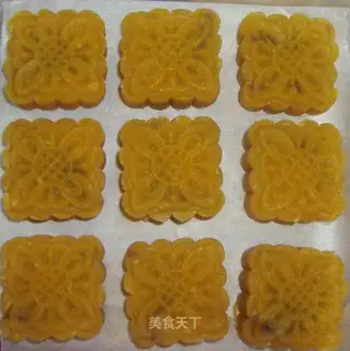 Milk fragrant mung bean cake