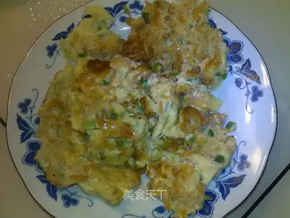 Fried eggs with clams