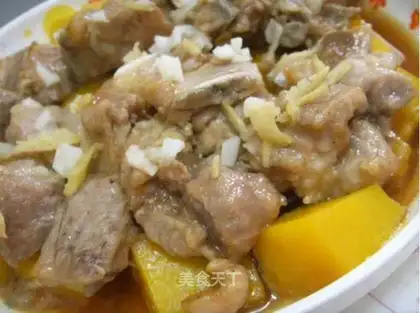 Steamed pork ribs with pumpkin