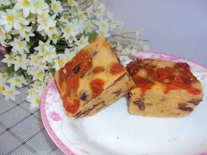 Millet and red dates cake