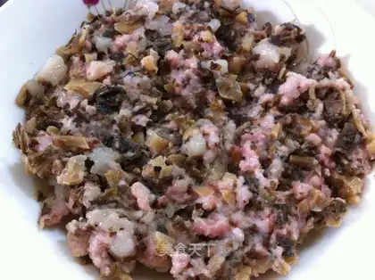 Plum vegetable meat pie