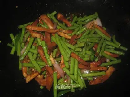 stir-fried cowpeas with chicken