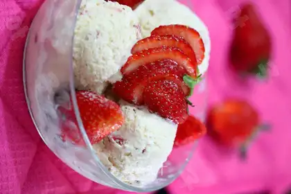 strawberry ice cream
