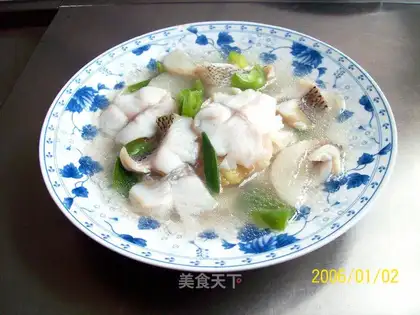 Boiled fish slices with yam and stewed fish