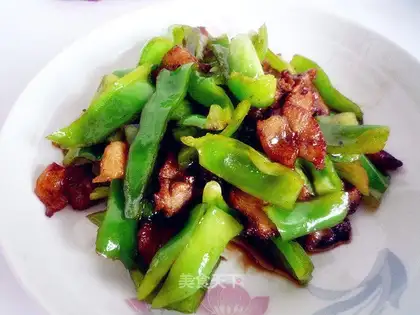 stir-fried green peppers with pork belly and black beans