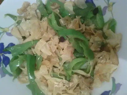 Green pepper dried bean skin
