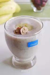 Banana red date milkshake