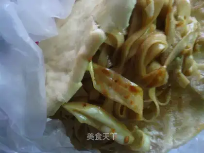 Cold noodles with pancakes