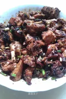 Diced rabbit in red oil