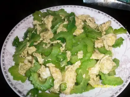 Scrambled eggs with bitter gourd