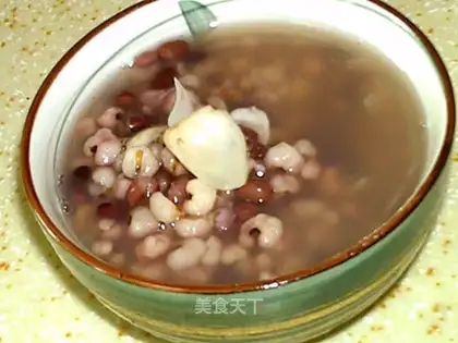 Coix rice, red bean and lily porridge