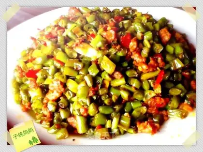 Dry stir-fried green beans