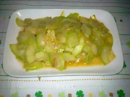 Hot and sour zucchini