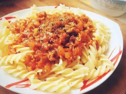 Spaghetti with pickle meat sauce
