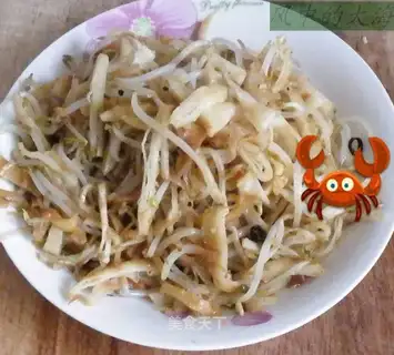 stir-fried cake with bean sprouts