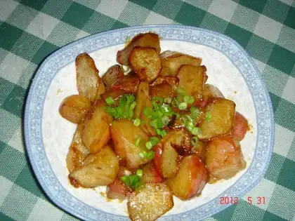 Saute radish in oyster sauce