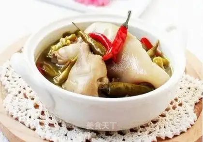 Pickled pepper pig's trotters