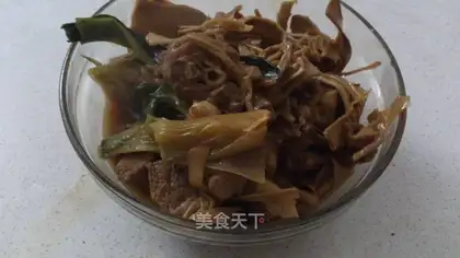 Braised duck with dried bamboo shoots