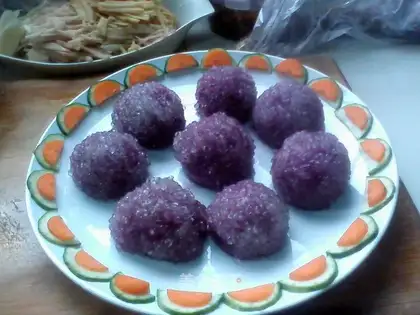 Steamed purple sweet potatoes with tartar