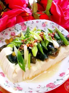 Preserved egg mixed with tofu