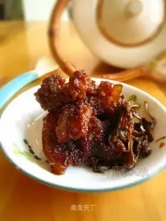 Steamed pork with dried plum vegetables and flour