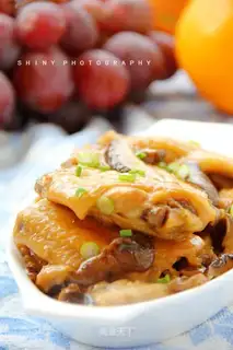 Braised chicken wings