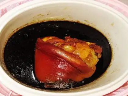 braised pork knuckle
