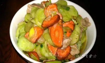 stir-fried melon slices with meat