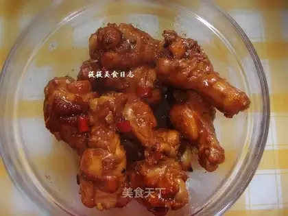 Braised fin root in stewed sauce