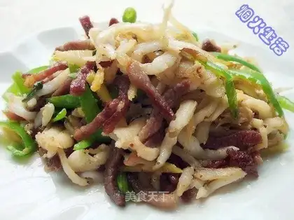 stir-fried whitebait with bacon
