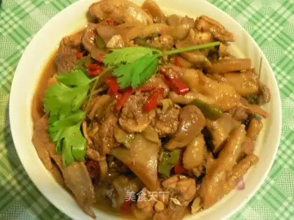 Beer stewed chicken nuggets with mushroom