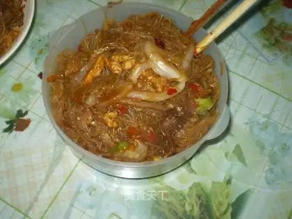 Assorted fried rice noodles