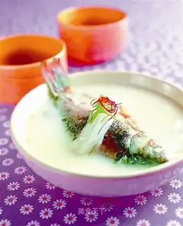 Stewed raw fish soup with red beans