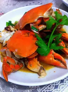 Roasted red cream crab