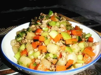 stir-fried five-color diced vegetables